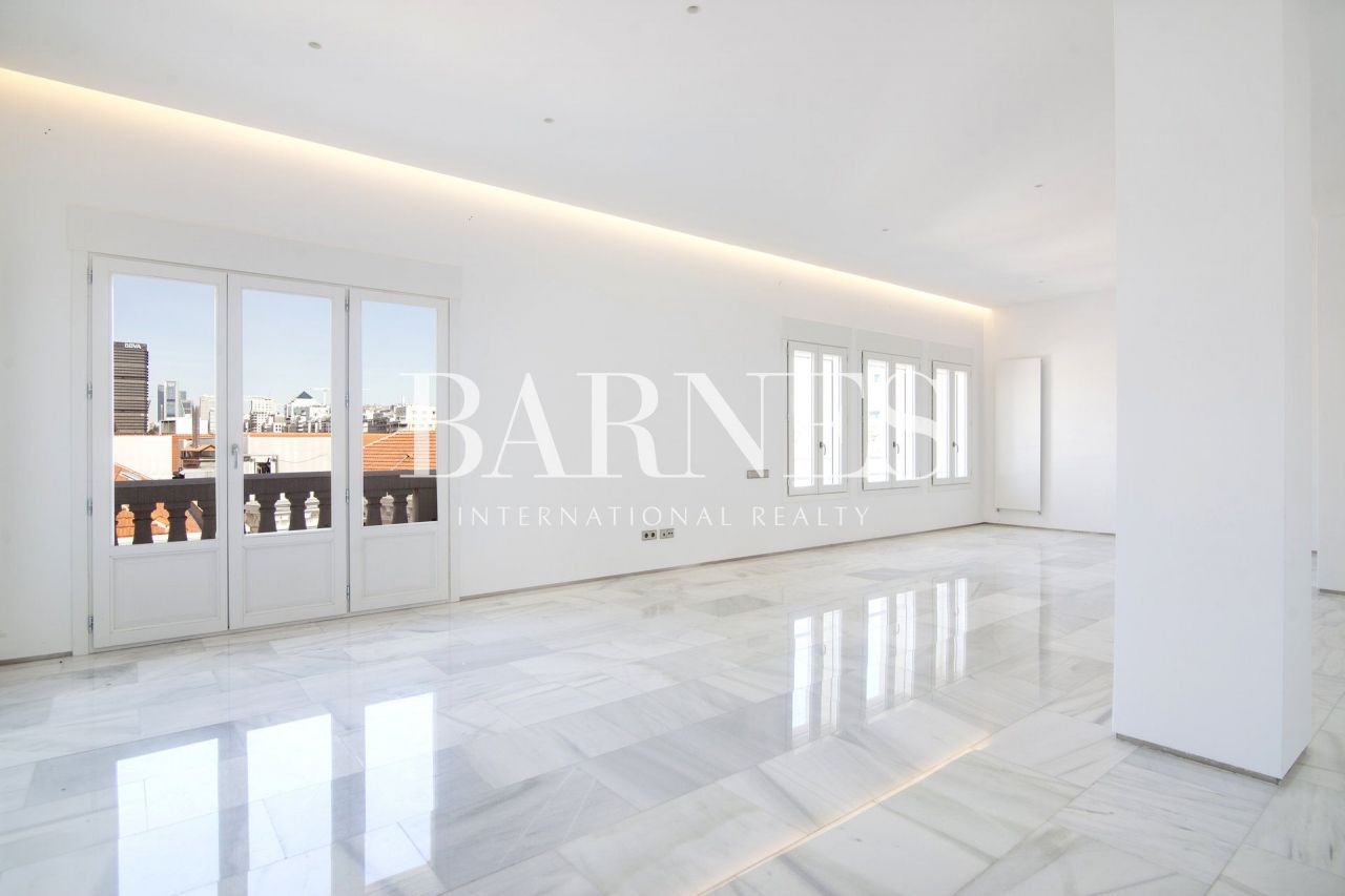 Flat in Madrid, Spain, 286 sq.m - picture 1