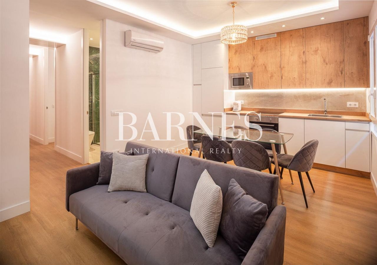 Flat in Madrid, Spain, 54 sq.m - picture 1