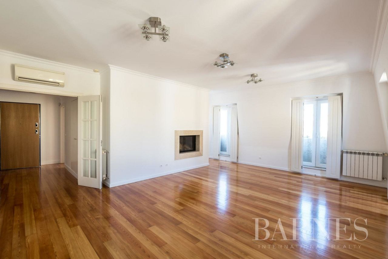 Flat in Lisbon, Portugal, 109 sq.m - picture 1