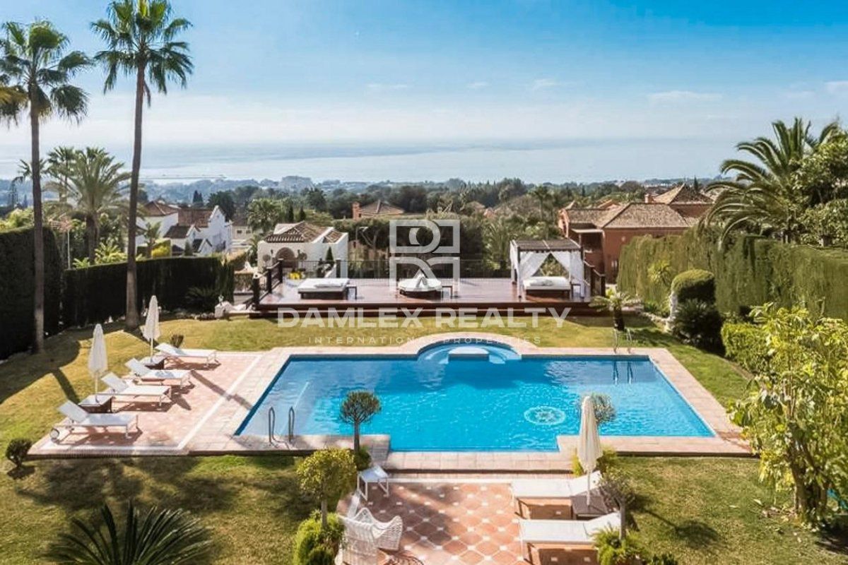 Villa à Marbella, Espagne, 1 100 m2 - image 1