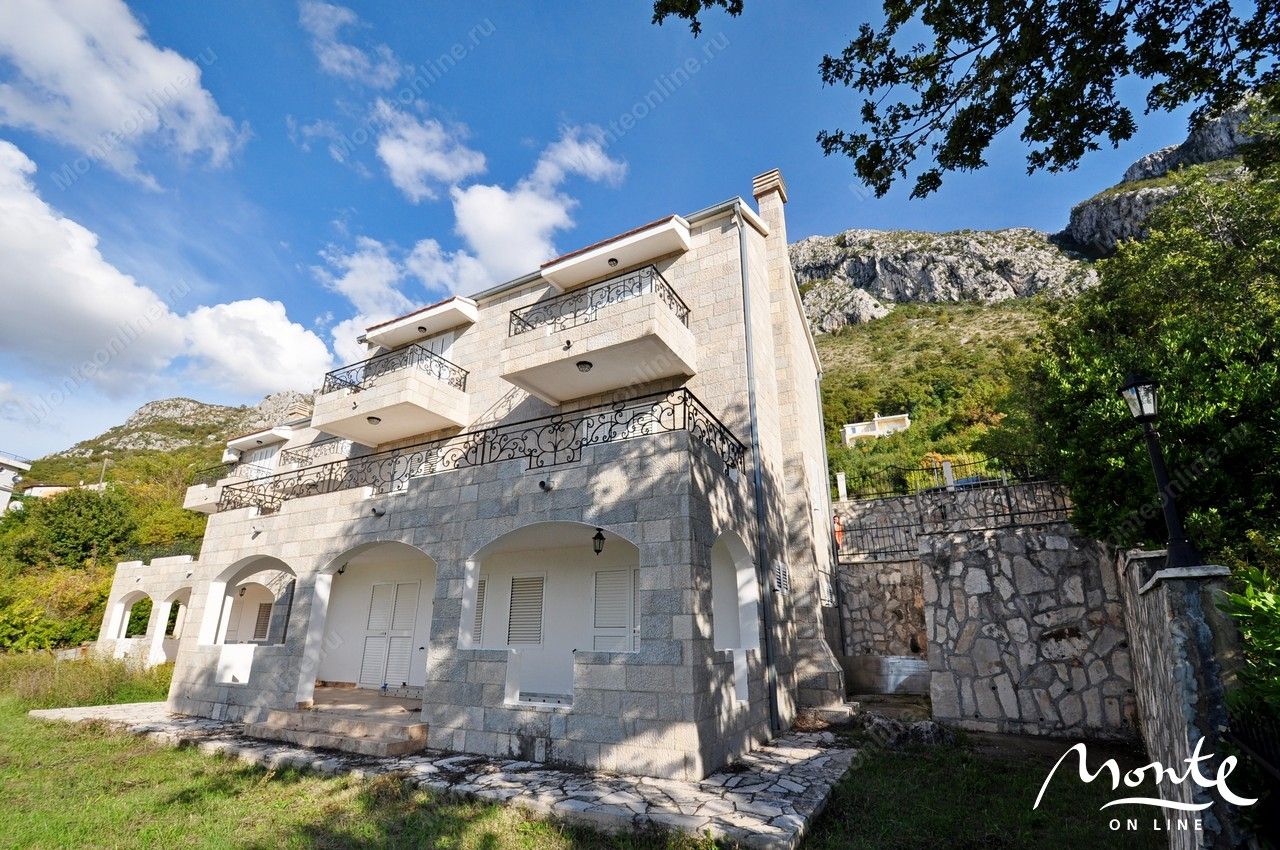 House in Sveti Stefan, Montenegro, 280 sq.m - picture 1
