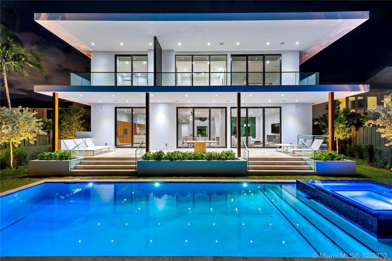Villa en Miami, Estados Unidos, 500 m² - imagen 1