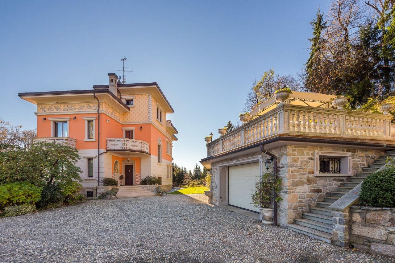 Casa en Gignese, Italia, 486 m2 - imagen 1