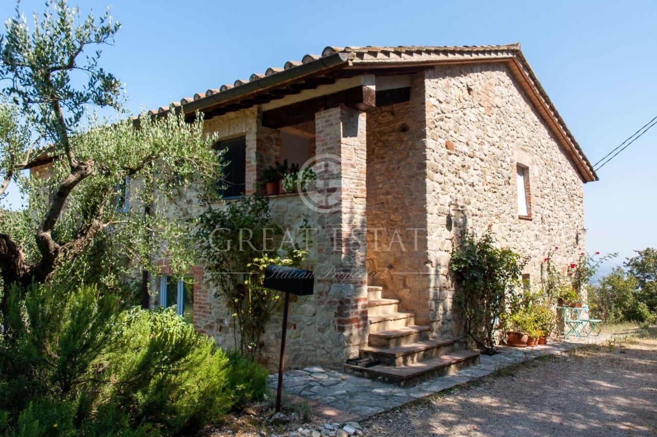 Maison à San Venanzo, Italie, 369 m2 - image 1