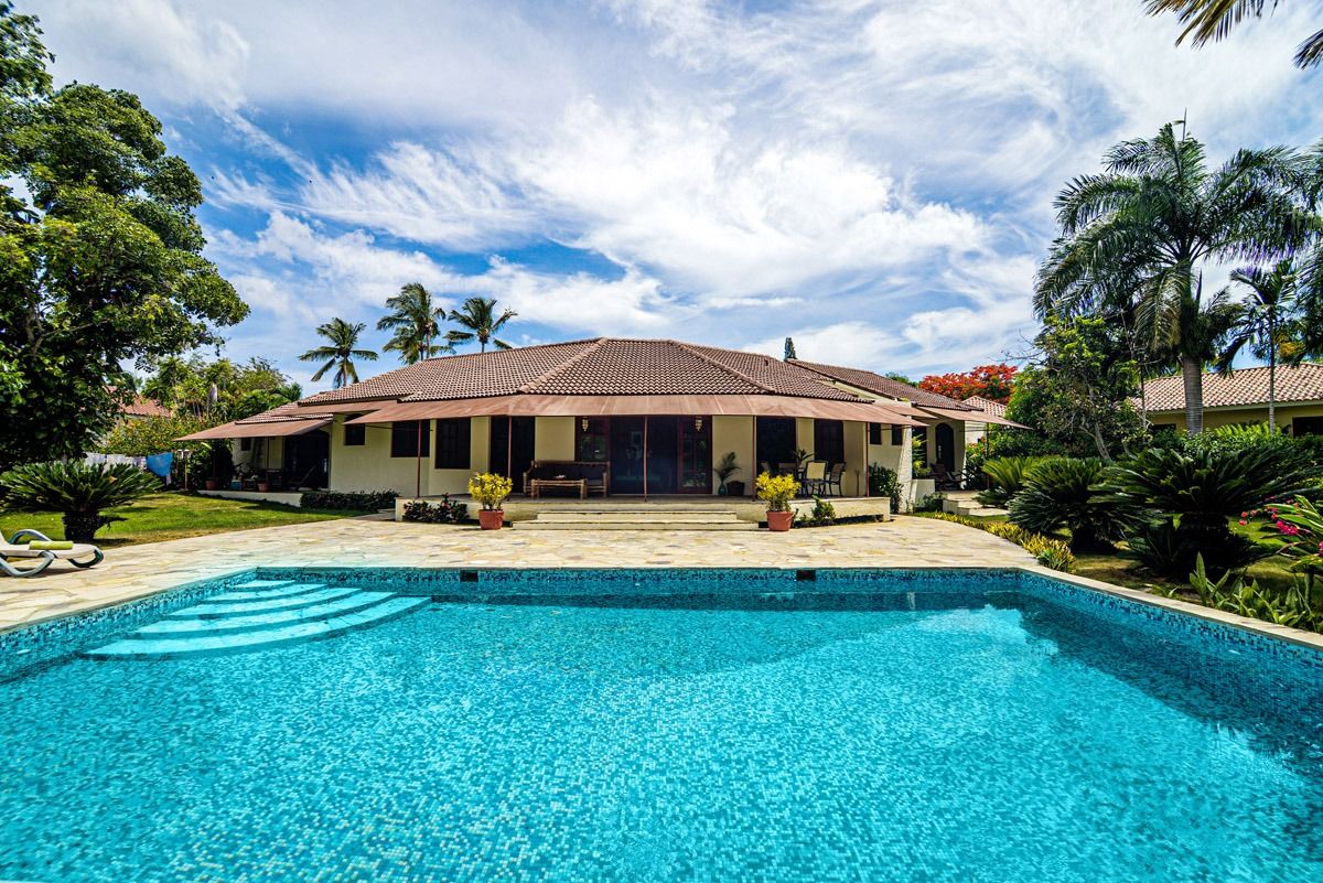 Villa in Sosúa, Dominikanische Republik, 325 m2 - Foto 1