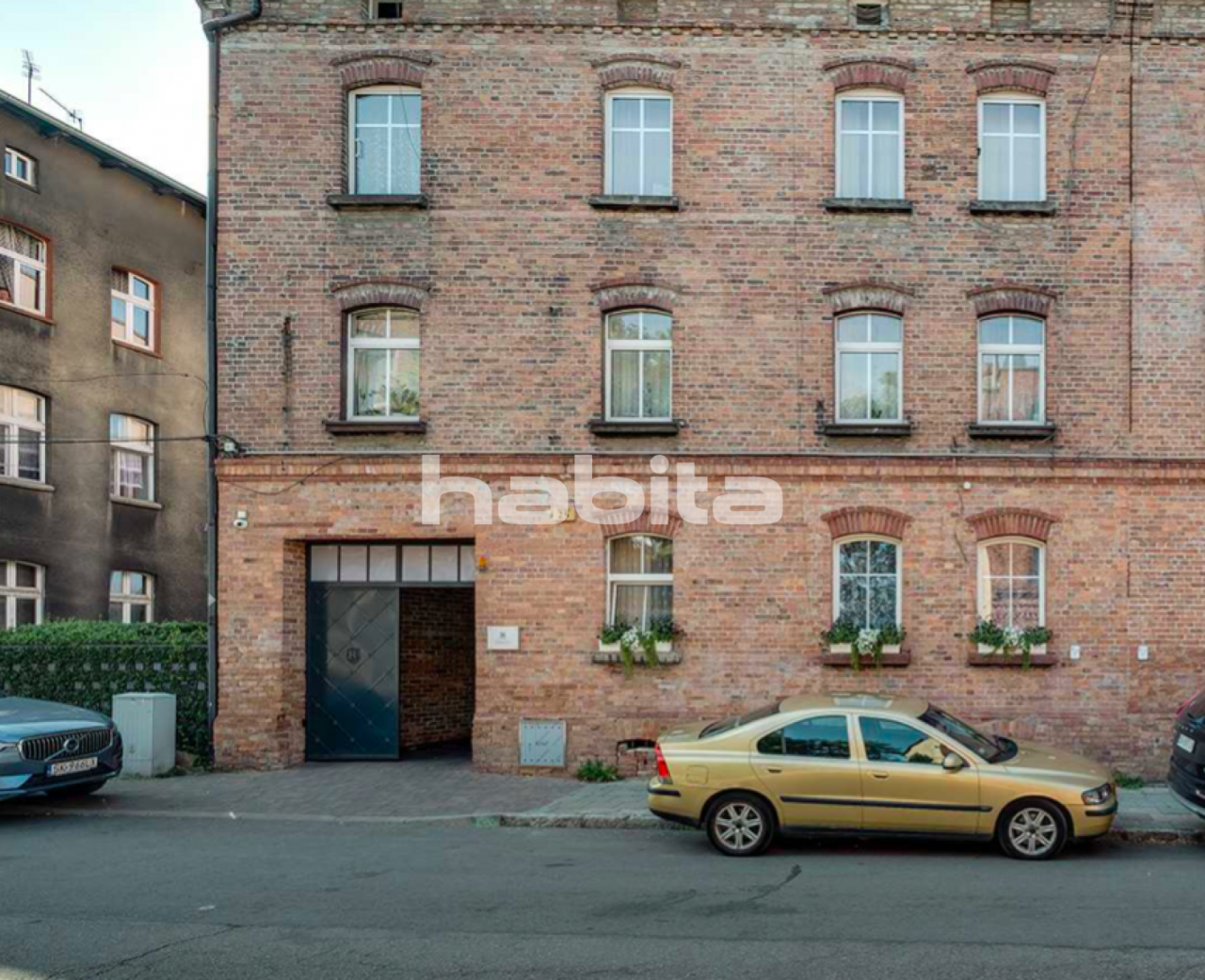 Commercial property Katowice, Poland, 368 sq.m - picture 1