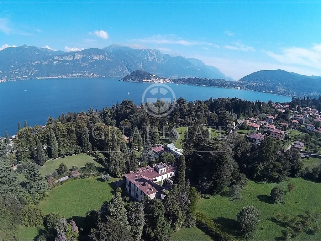 Villa on Lake Como, Italy, 1 300 sq.m - picture 1