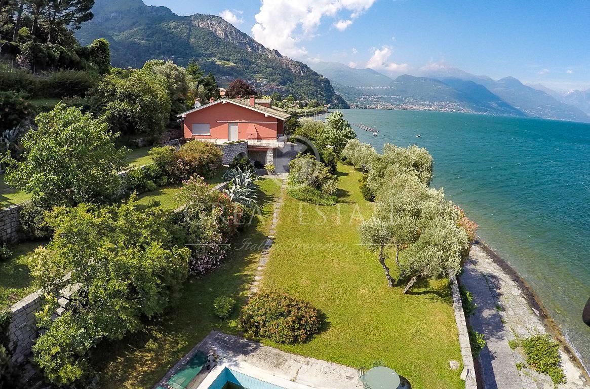 Villa on Lake Como, Italy, 600 sq.m - picture 1