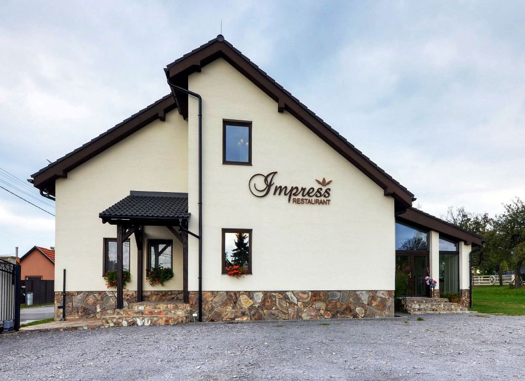 Cafetería, restaurante en Bojnice, Eslovaquia, 10 000 m2 - imagen 1