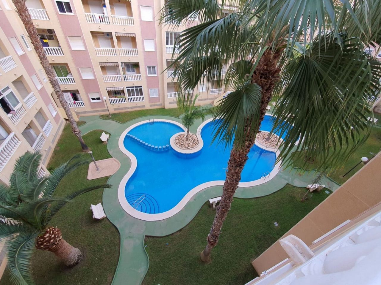 Apartment in Torrevieja, Spain, 46 sq.m - picture 1