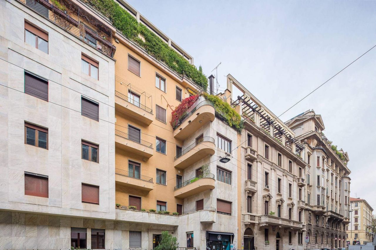 Apartamento en Milán, Italia, 200 m2 - imagen 1