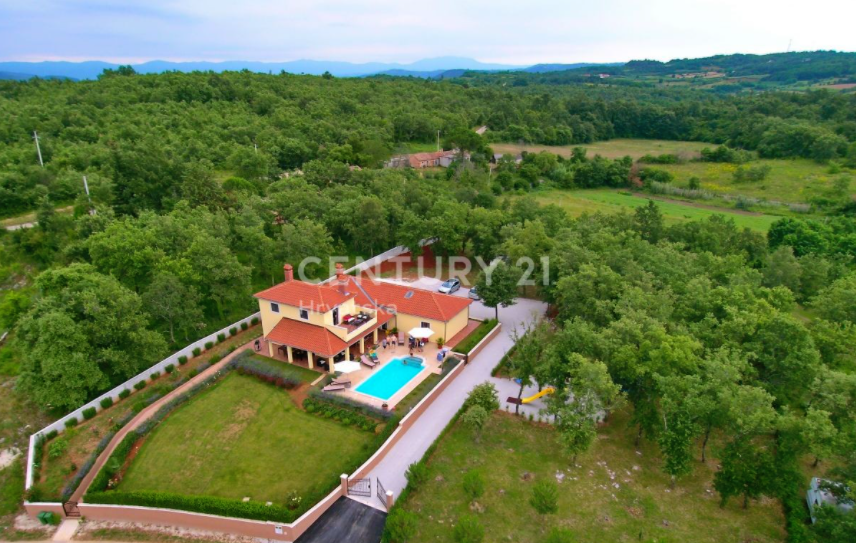 Villa in Vizinada, Croatia, 217 sq.m - picture 1
