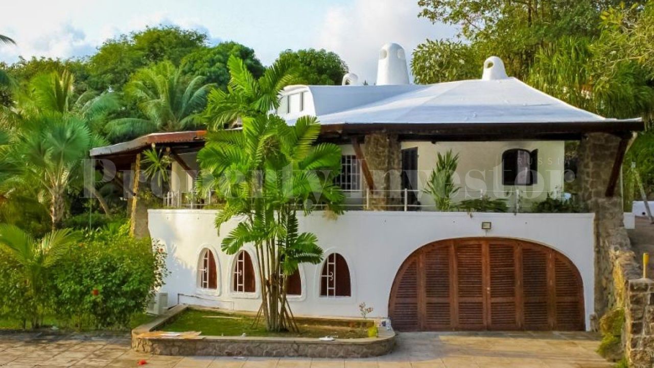 Villa on Mahe, Seychelles, 300 sq.m - picture 1