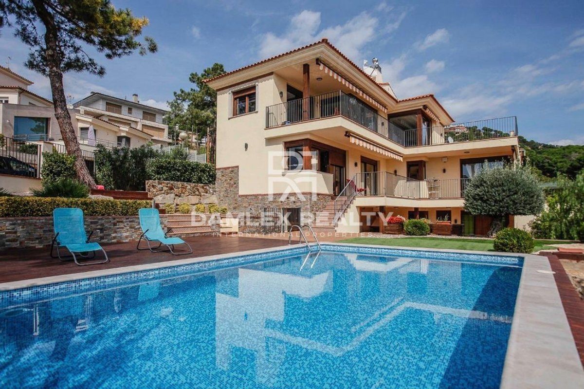 Villa in Lloret de Mar, Spanien, 468 m2 - Foto 1