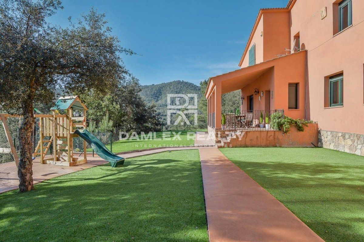 Villa en Lloret de Mar, España, 319 m2 - imagen 1