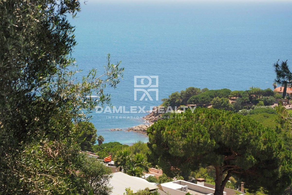Land in Blanes, Spain, 813 sq.m - picture 1