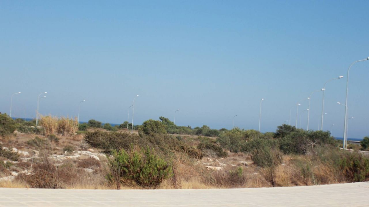 Land in Protaras, Cyprus, 1 000 sq.m - picture 1