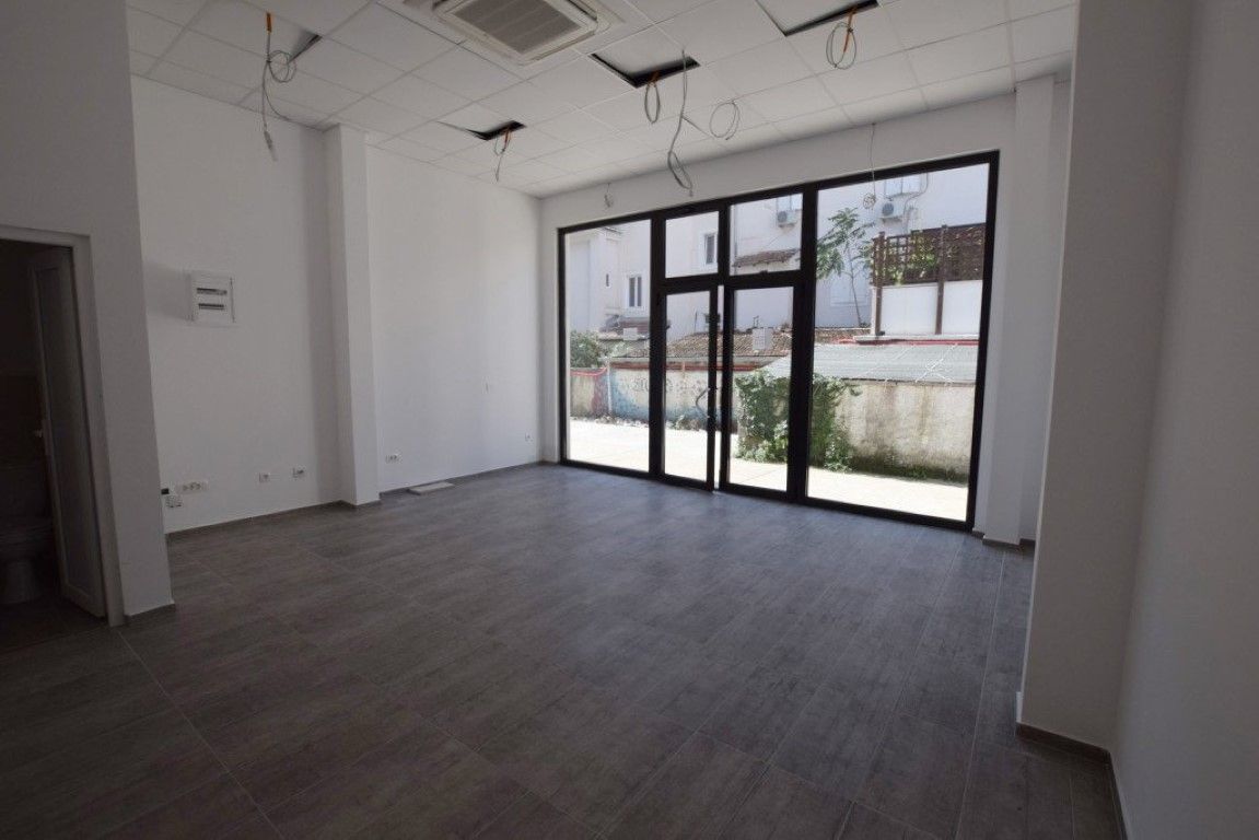Commercial property in Tivat, Montenegro, 34 sq.m - picture 1