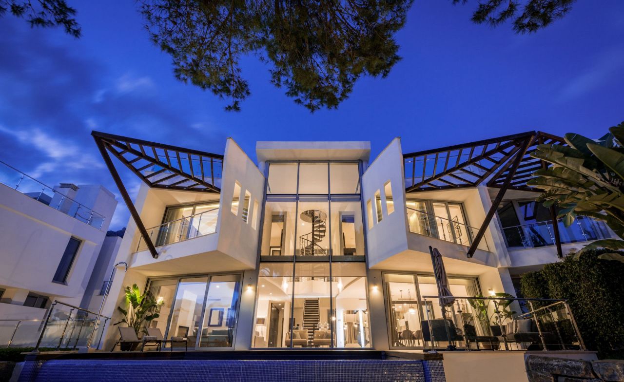 Villa in Marbella, Spain, 474 sq.m - picture 1