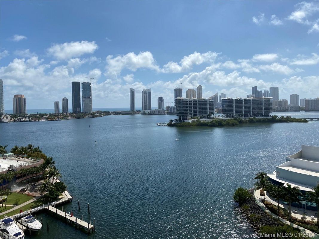 Piso en Miami, Estados Unidos, 212 m2 - imagen 1