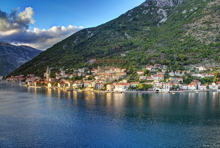 Land in Kotor, Montenegro, 1 820 sq.m - picture 1