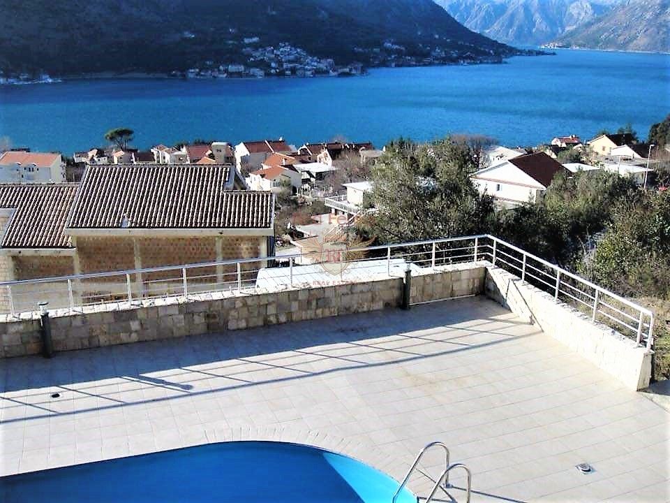 Flat in Kotor, Montenegro, 103 sq.m - picture 1