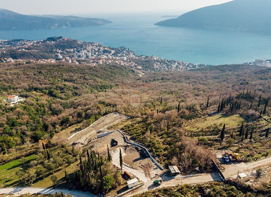 Grundstück in Herceg-Novi, Montenegro, 5 788 m2 - Foto 1