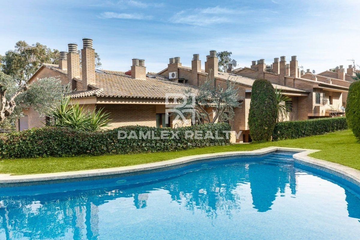 Villa en Lloret de Mar, España, 450 m2 - imagen 1