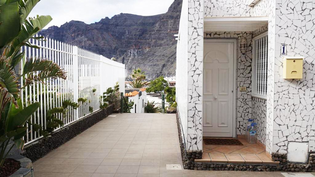 House in Santa Cruz de Tenerife, Spain, 58 sq.m - picture 1