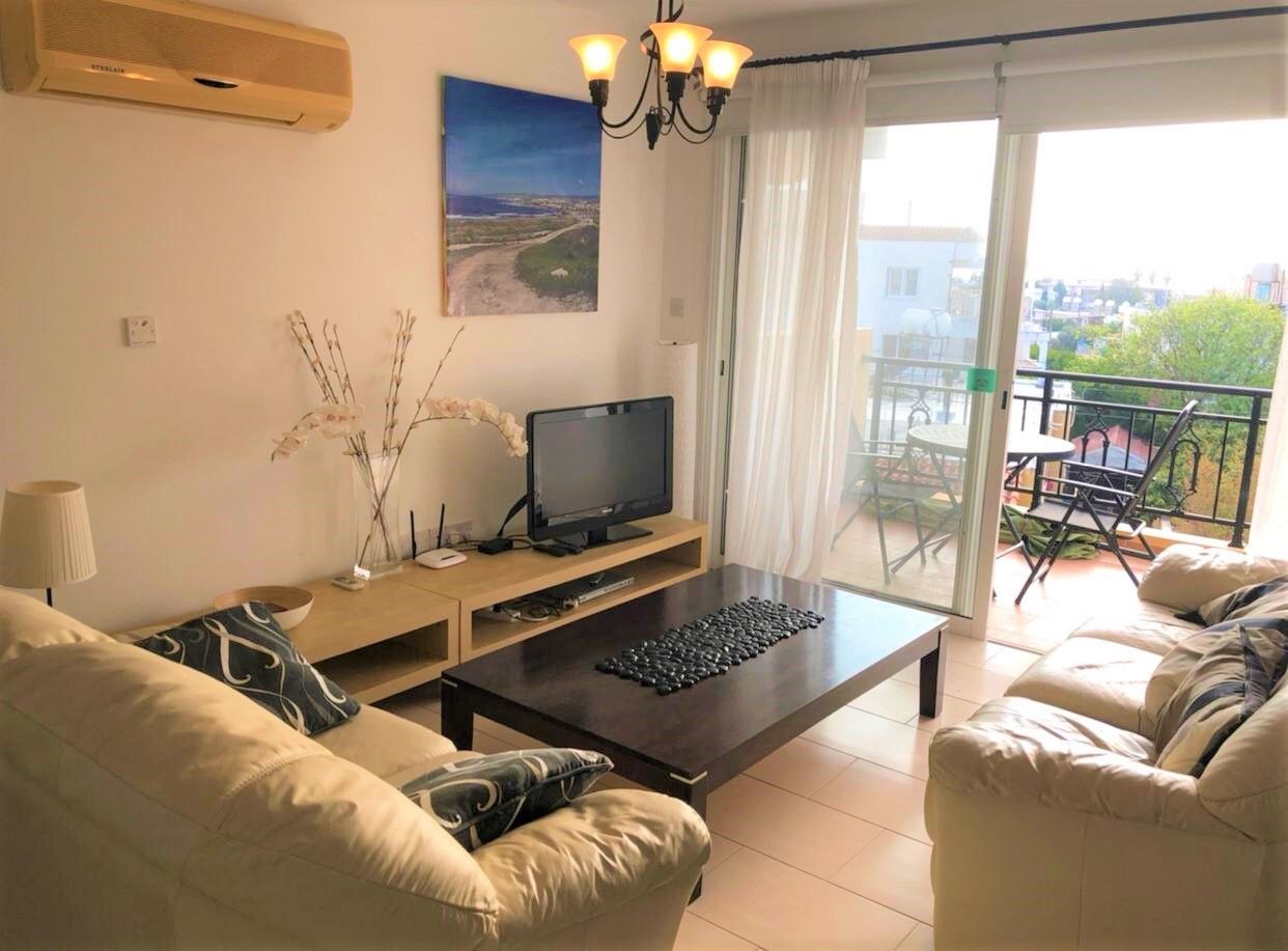 Apartment in Paphos, Cyprus, 70 sq.m - picture 1