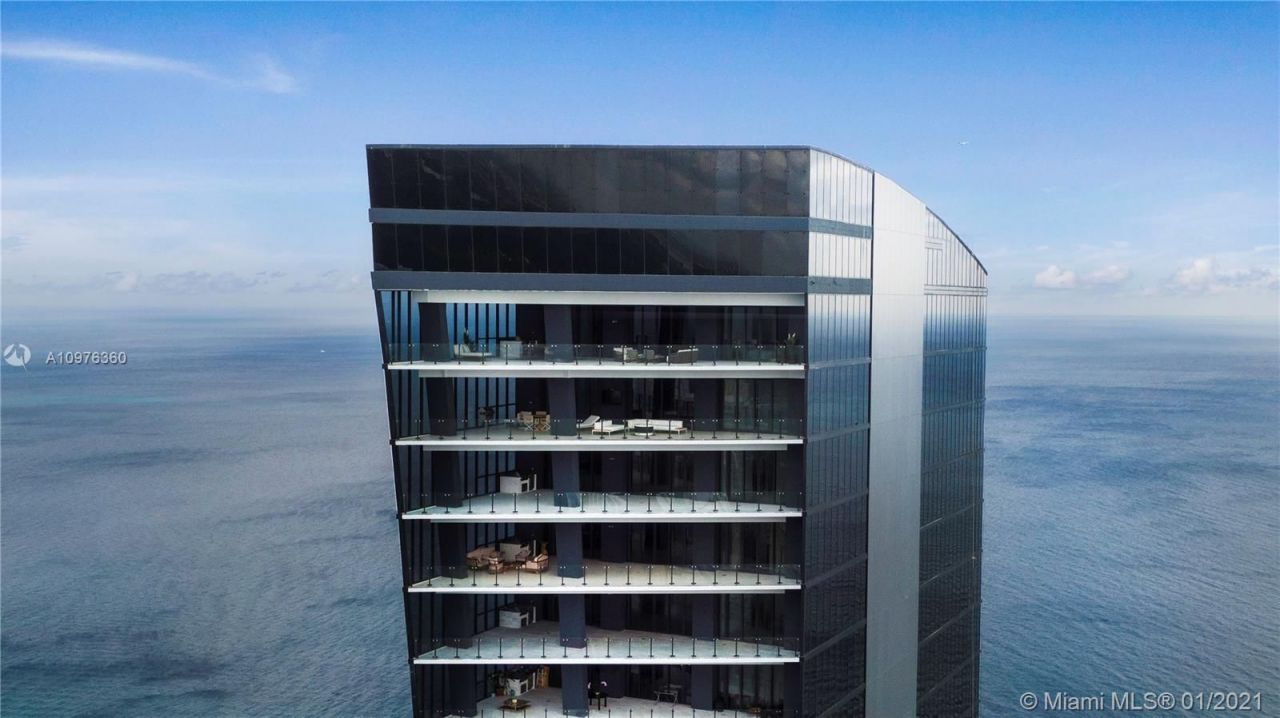 Penthouse in Miami, USA, 600 sq.m - picture 1
