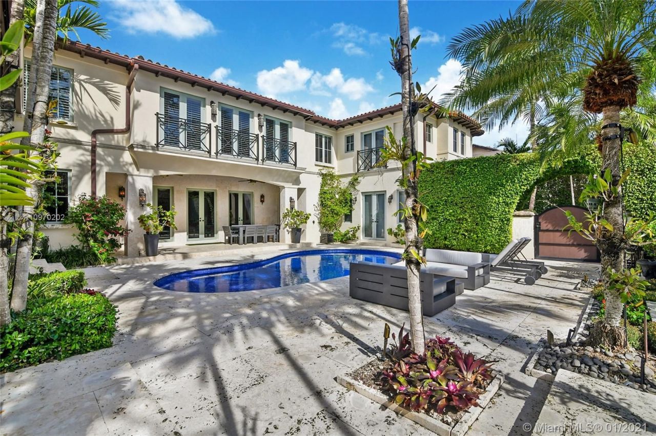 Villa en Miami, Estados Unidos, 400 m² - imagen 1