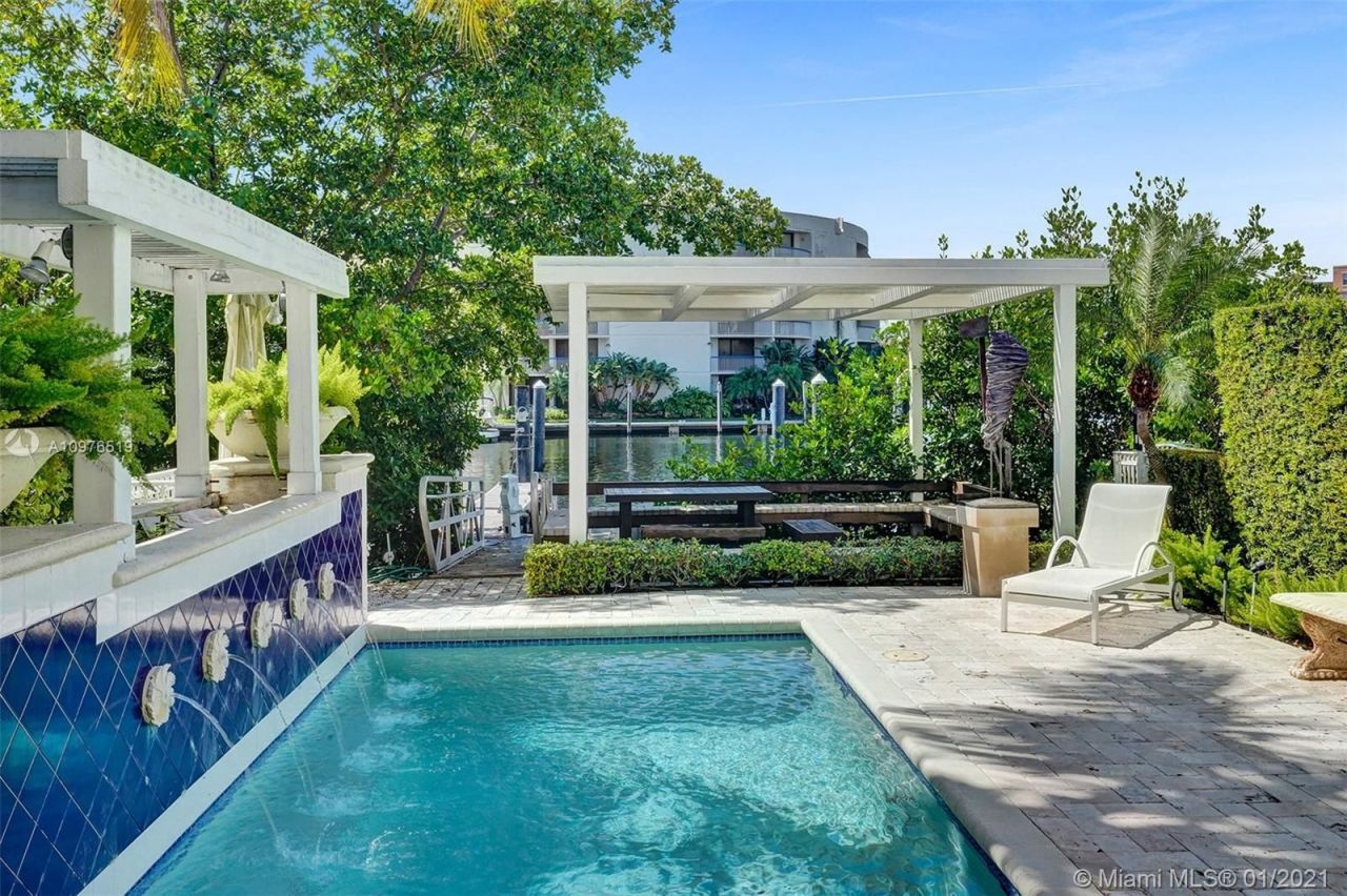 Villa en Miami, Estados Unidos, 300 m2 - imagen 1