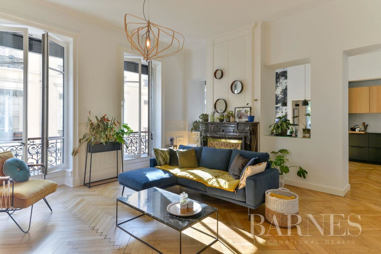 Flat in Lyon, France, 137.26 sq.m - picture 1