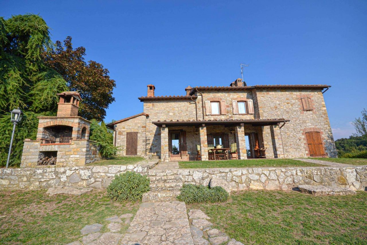 House in Montegabbione, Italy, 560 sq.m - picture 1