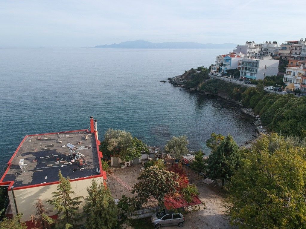 Land in Kavala, Greece, 557 sq.m - picture 1