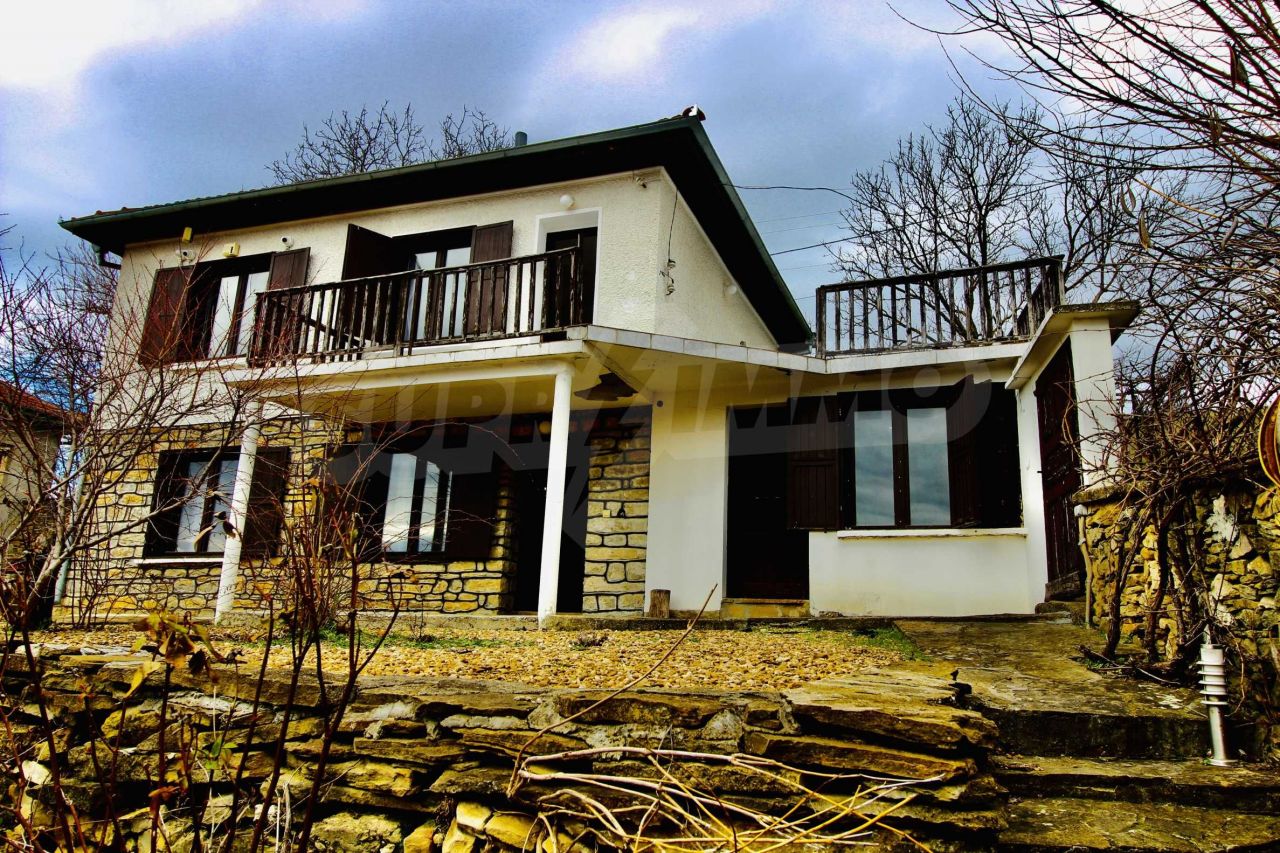 House in Velko Tarnovo, Bulgaria, 400 sq.m - picture 1