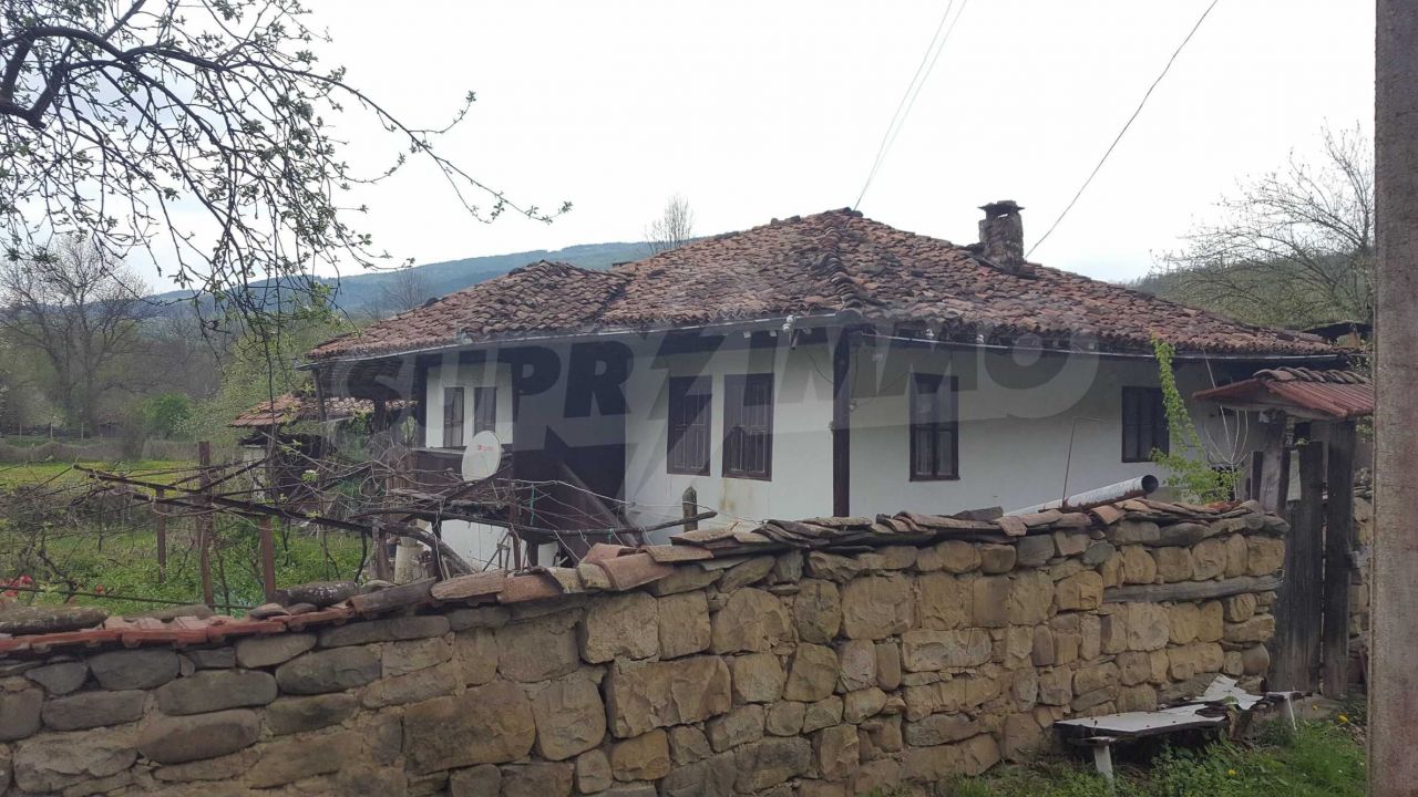 Haus in Jelena, Bulgarien, 250 m2 - Foto 1