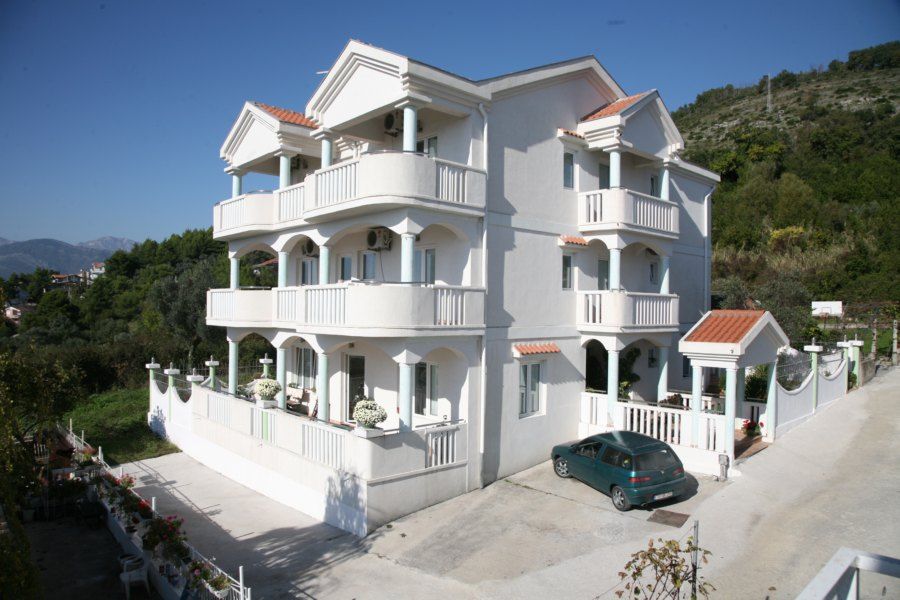 Hotel in Tivat, Montenegro - picture 1