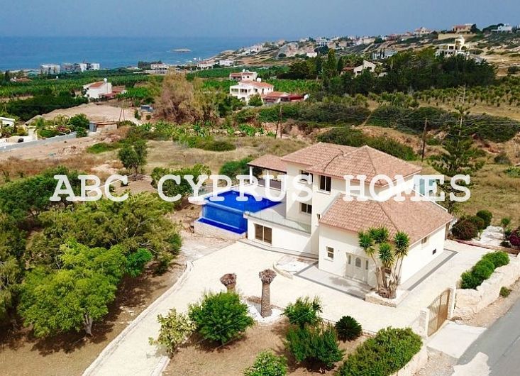 Villa in Paphos, Cyprus, 350 sq.m - picture 1