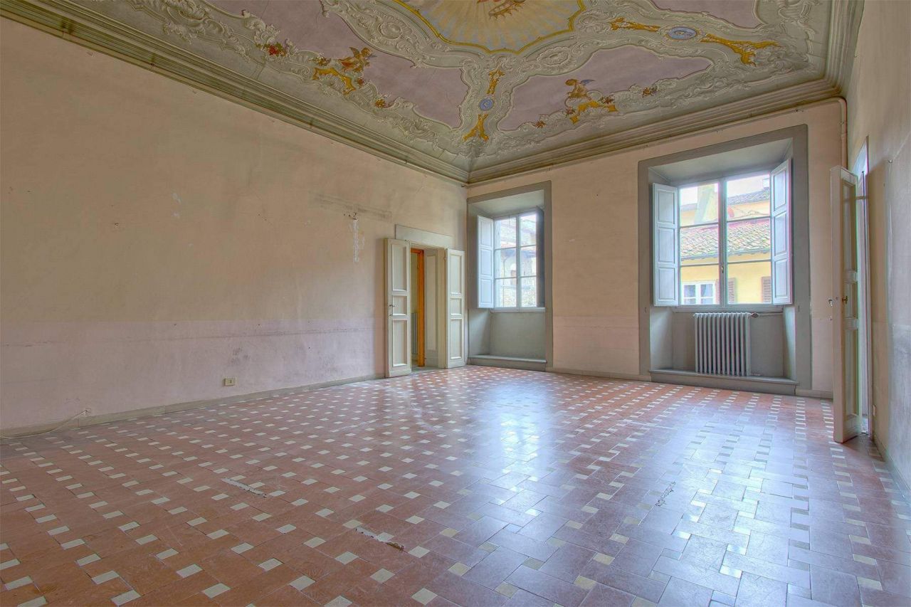 Apartment in Florence, Italy, 330 sq.m - picture 1