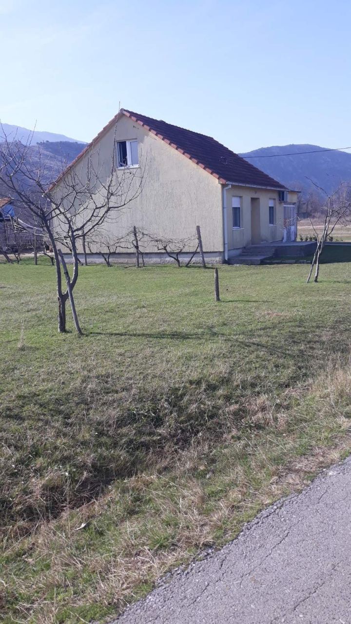 Casa en remodelacion en Danilovgrad, Montenegro, 138 m2 - imagen 1