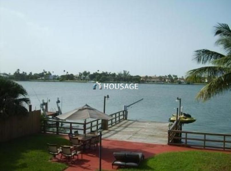 House in Miami, USA, 697 sq.m - picture 1