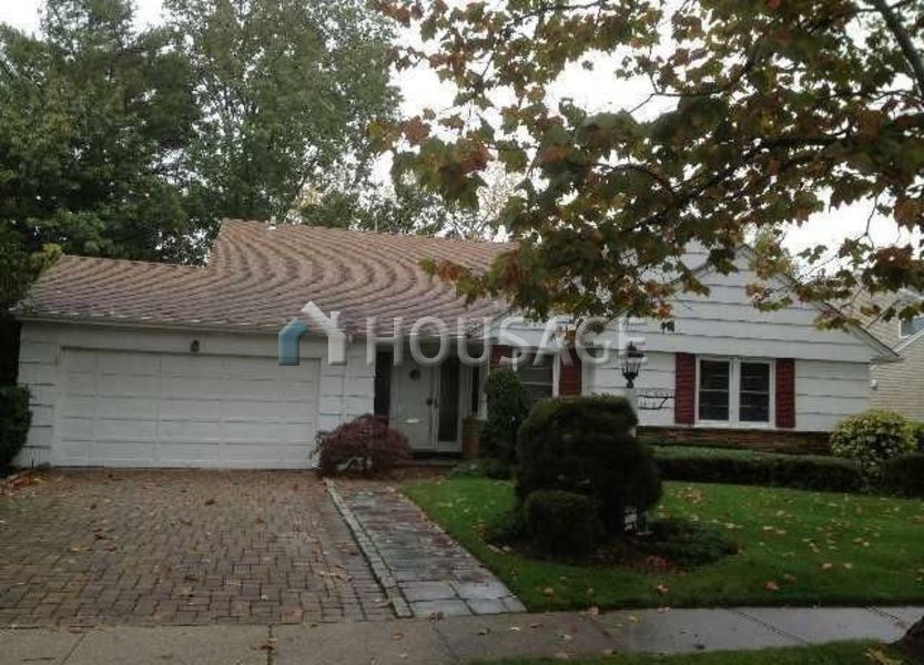 House in Long Island, USA, 1 040 sq.m - picture 1