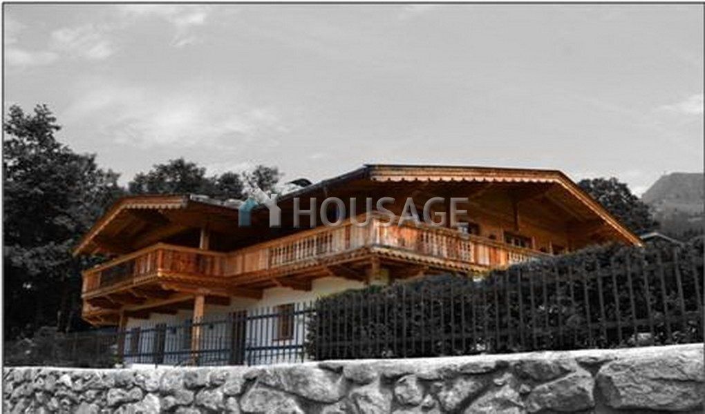 House in Kitzbuhel, Austria, 920 sq.m - picture 1