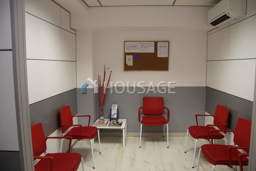 Commercial property in Barcelona, Spain, 360 sq.m - picture 1