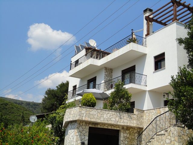Cottage in Ulcinj, Montenegro, 230 sq.m - picture 1
