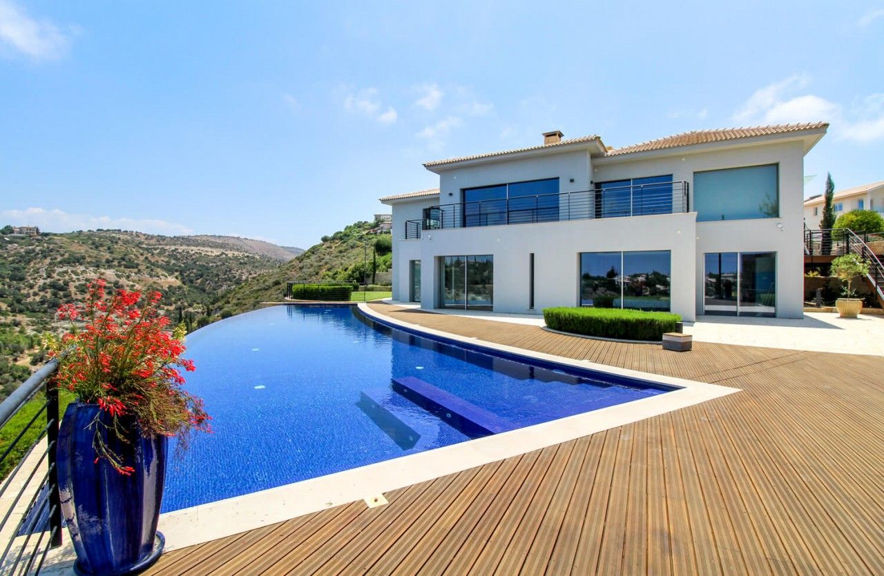 Villa in Paphos, Cyprus, 450 sq.m - picture 1