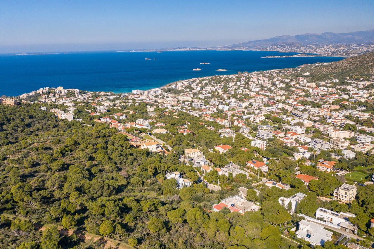 Land in Saronida, Greece, 766 sq.m - picture 1