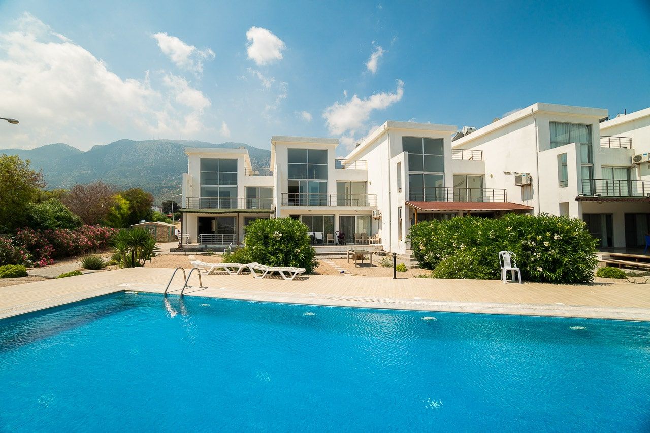 Apartment in Kyrenia, Cyprus, 118 sq.m - picture 1
